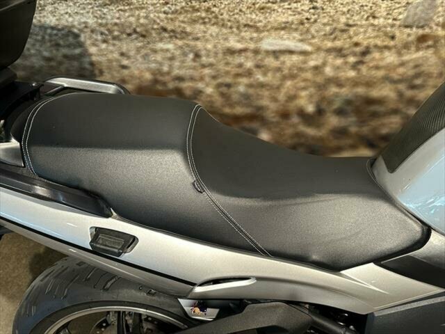 2011 TRIUMPH SPRINT GT SPORTS