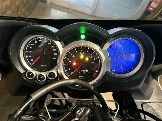 2011 TRIUMPH SPRINT GT SPORTS