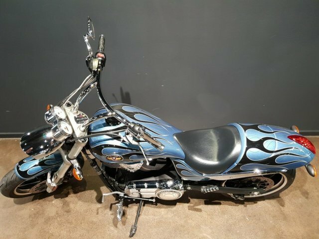 2010 VICTORY HAMMER 