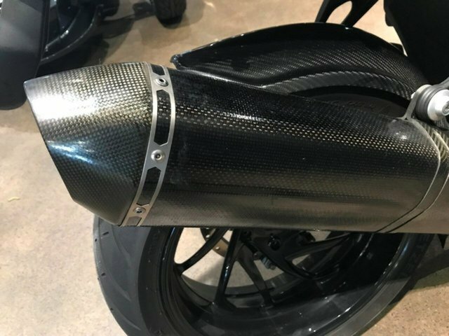 2016 BMW BMW K1300R