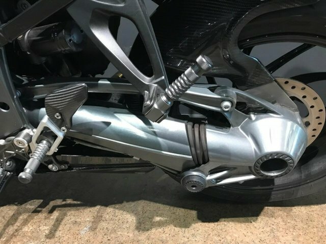 2016 BMW BMW K1300R