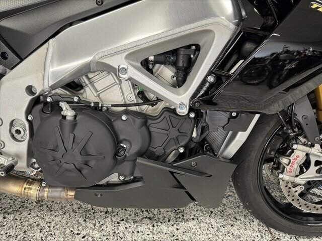 2022 APRILIA TUONO V4 1100 FACTORY MANUAL