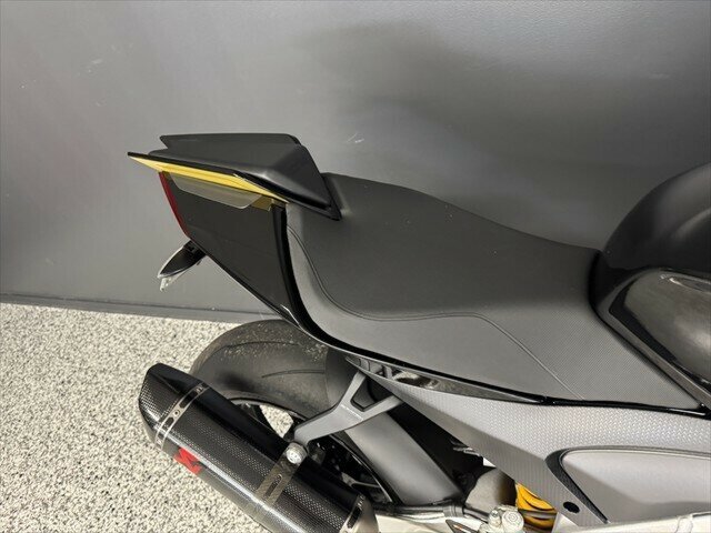 2022 APRILIA TUONO V4 1100 FACTORY MANUAL