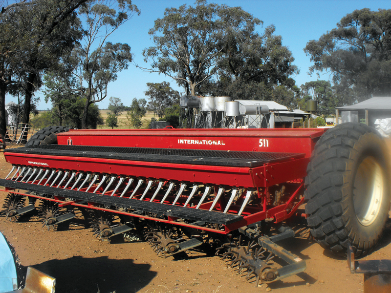 INTERNATIONAL 511 COMBINE