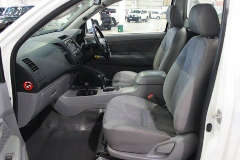 2009 TOYOTA HILUX SR (4x4) KUN26R 08 UPGRADE
