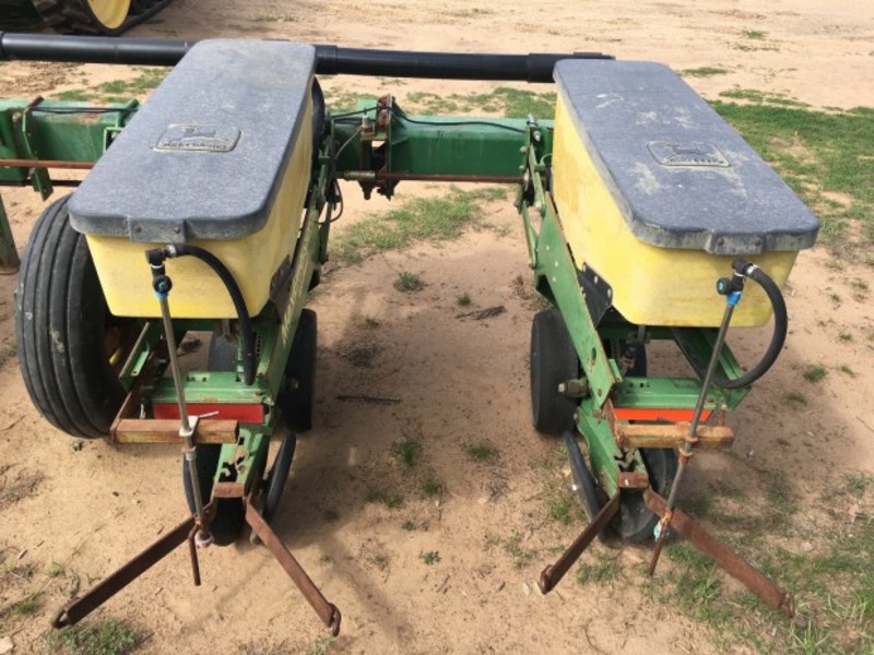 JOHN DEERE 1700 Planters
