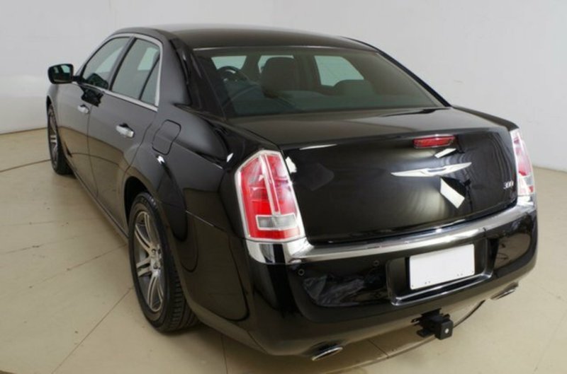 2012 CHRYSLER 300 LIMITED MY12