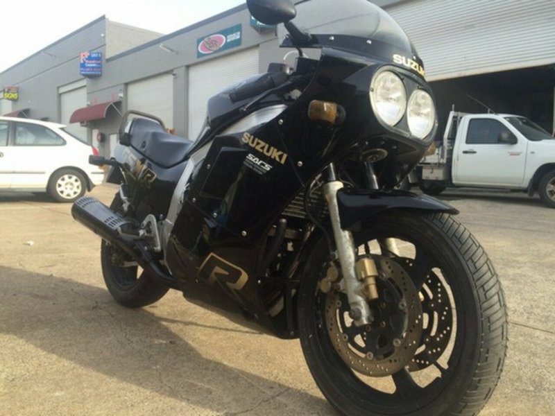 1988 SUZUKI GSXR1100