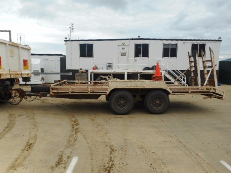 1985 Custom TagPlant(with ramps) Pig Trailer