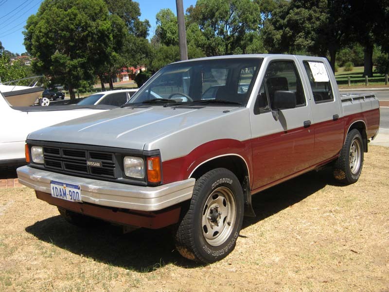 1988 NISSAN NAVARA DX