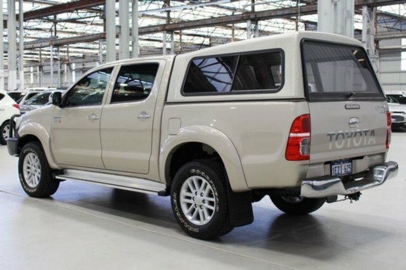 2012 TOYOTA HILUX SR5 (4x4) KUN26R MY12