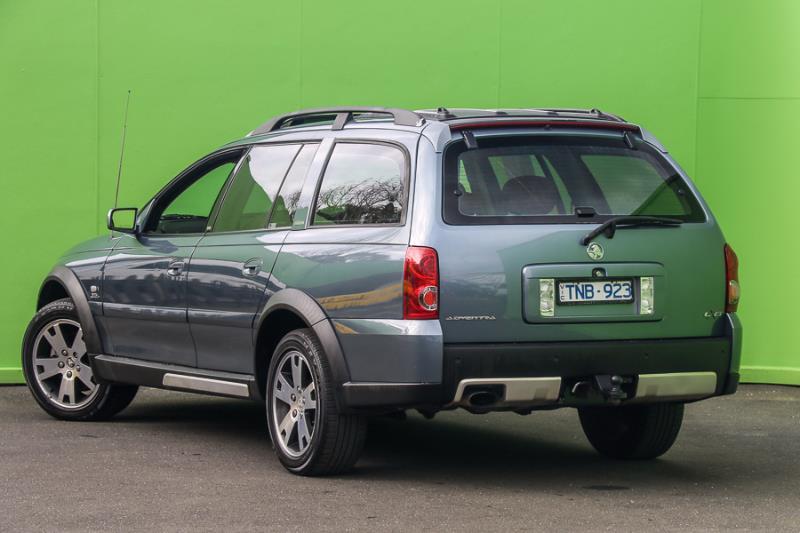 2005 HOLDEN ADVENTRA