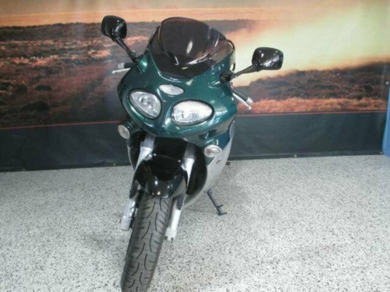 2002 TRIUMPH SPRINT ST (955) Road