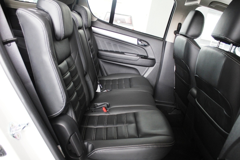 2017 ISUZU MU-X LS-T