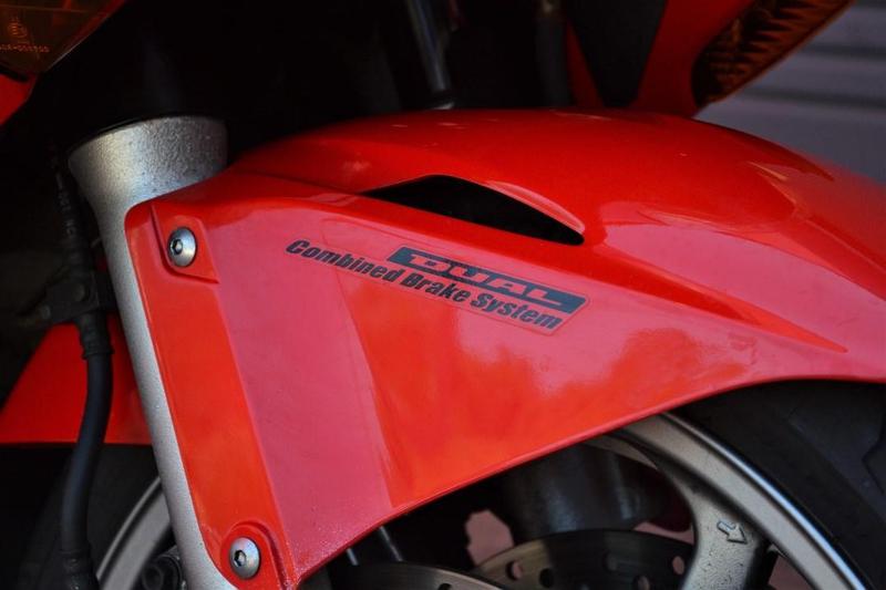 2005 HONDA VFR800FI