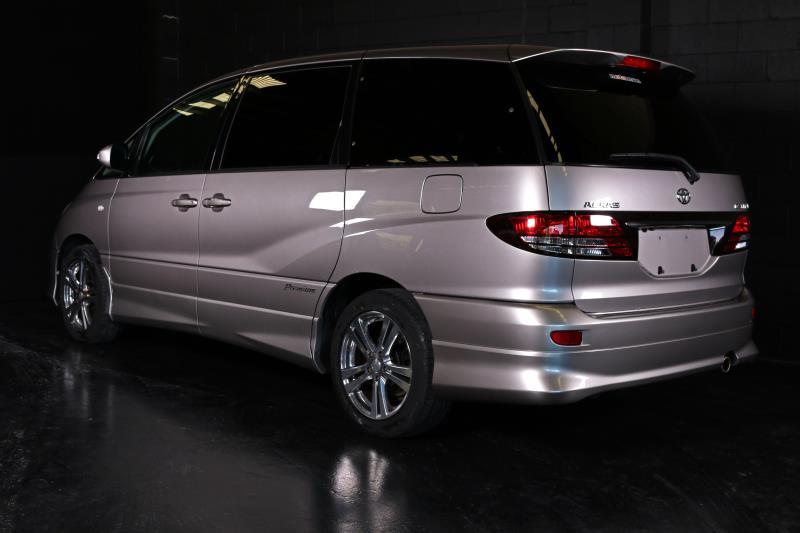 2004 TOYOTA ESTIMA PREMIUM