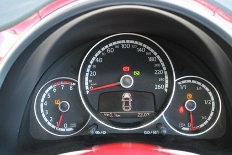 2014 VOLKSWAGEN BEETLE 1L MY15