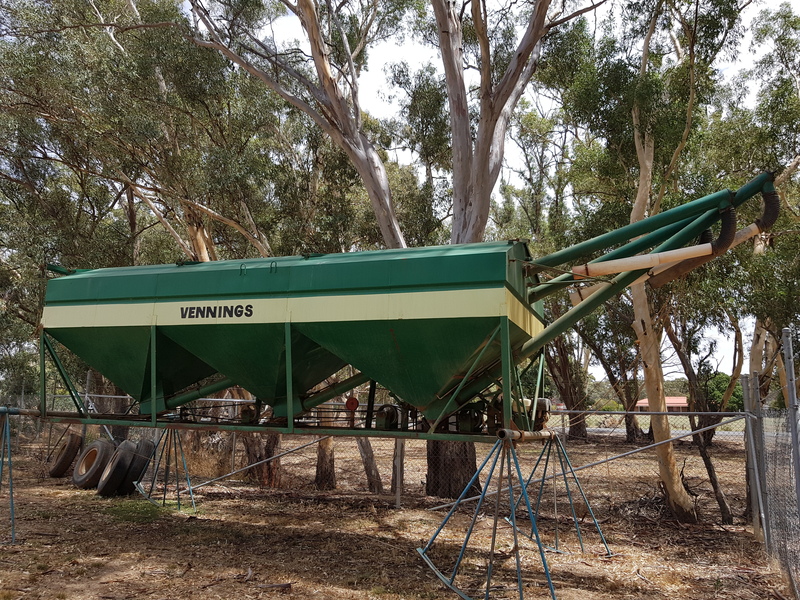 20 FT VENNINGS TRIPLE BIN 2052