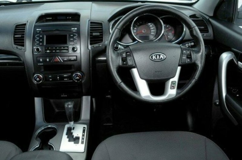 2010 KIA SORENTO Si (4x2) XM MY11