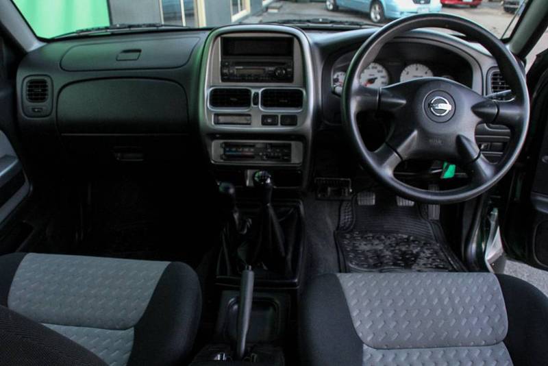 2006 NISSAN NAVARA ST-R (4x4) D22