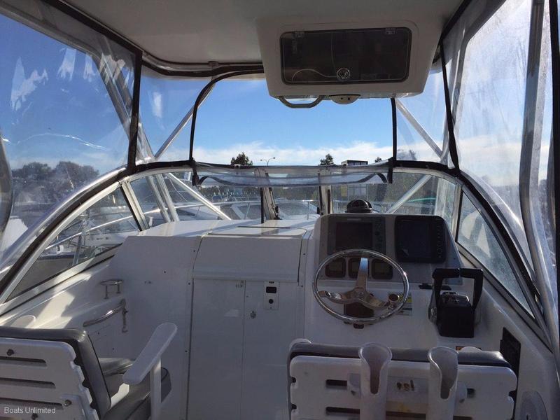 Century 2400 WALK AROUND BIG VOLUME BOAT GREAT FISHING N FAMILY