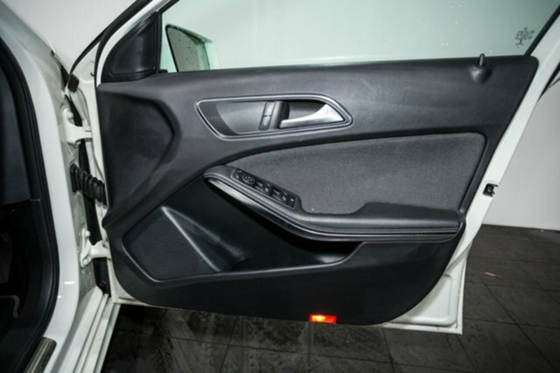 2014 MERCEDES-BENZ A180 BE 176 MY14