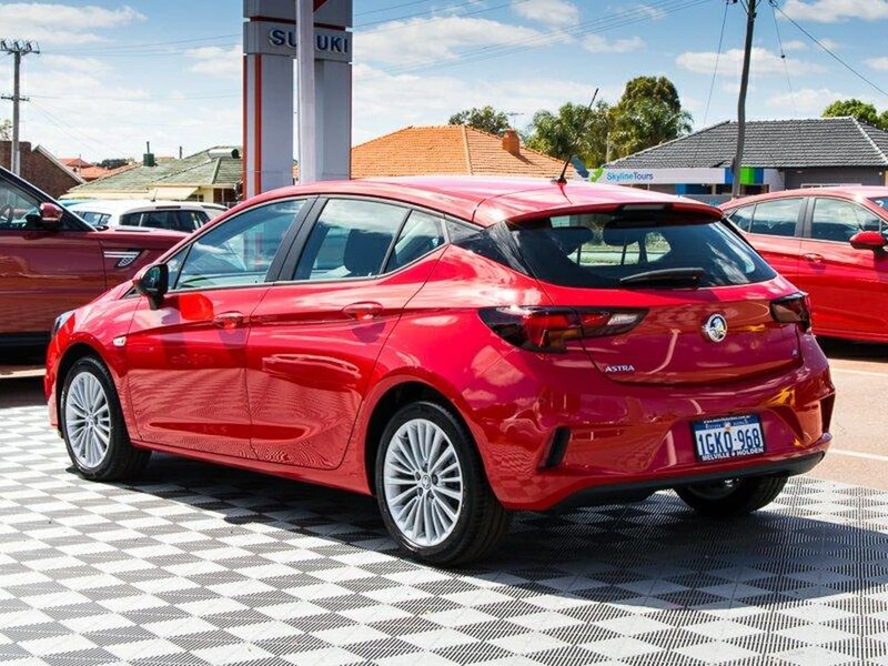 2017 HOLDEN ASTRA R BK