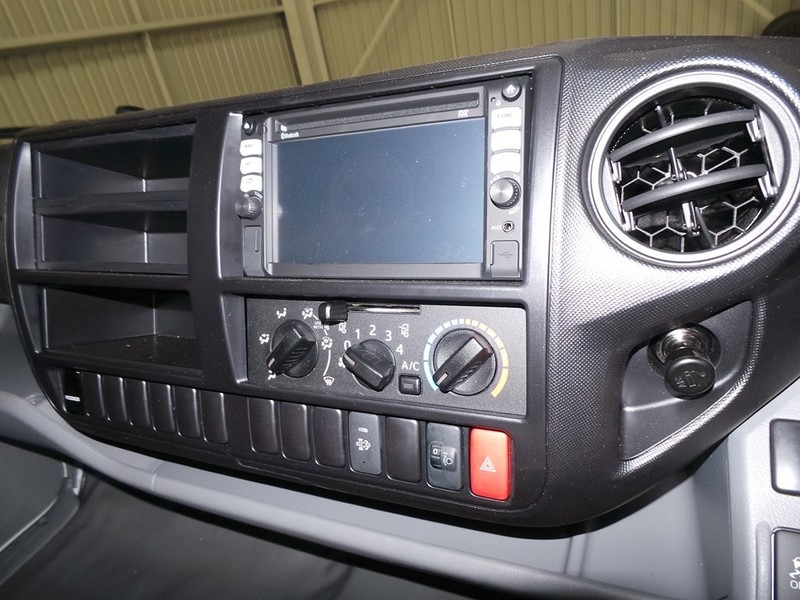2016 HINO 616 - 300 Series 616 - 300 Series Truck