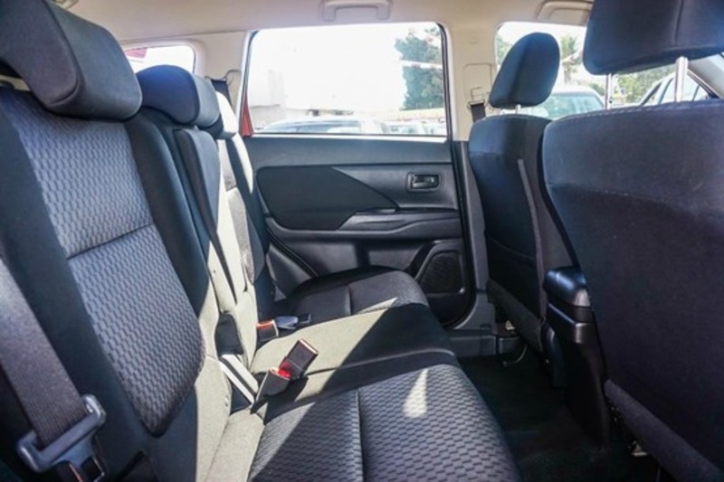 2013 MITSUBISHI OUTLANDER ES 4WD ZJ MY14