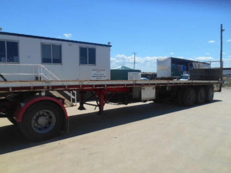 1985 Fruehauf Flat top Semi Trailer