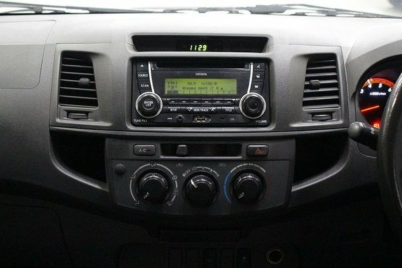 2013 TOYOTA HILUX SR (4x4) KUN26R MY12