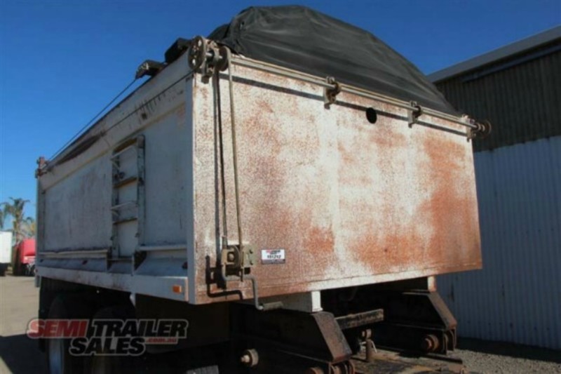 2008 AJ Stock Pig Tipping Pig Trailer
