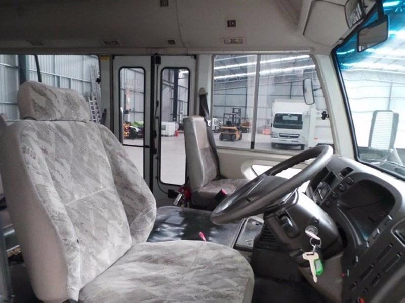 2002 MITSUBISHI ROSA BUS