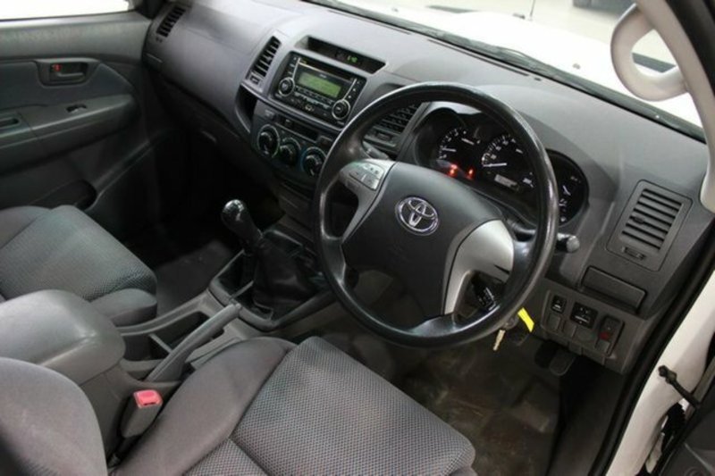 2012 TOYOTA HILUX SR (4x4) KUN26R MY12