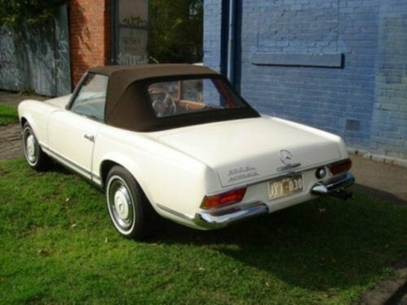 1967 MERCEDES-BENZ 250SL SL PAGODA