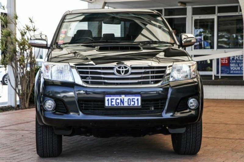 2013 TOYOTA HILUX SR5 (4x4) KUN26R MY12