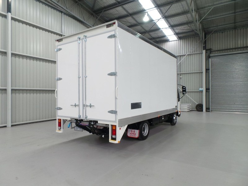 2016 HINO 716 - 300 Series 716 - 300 Series Truck