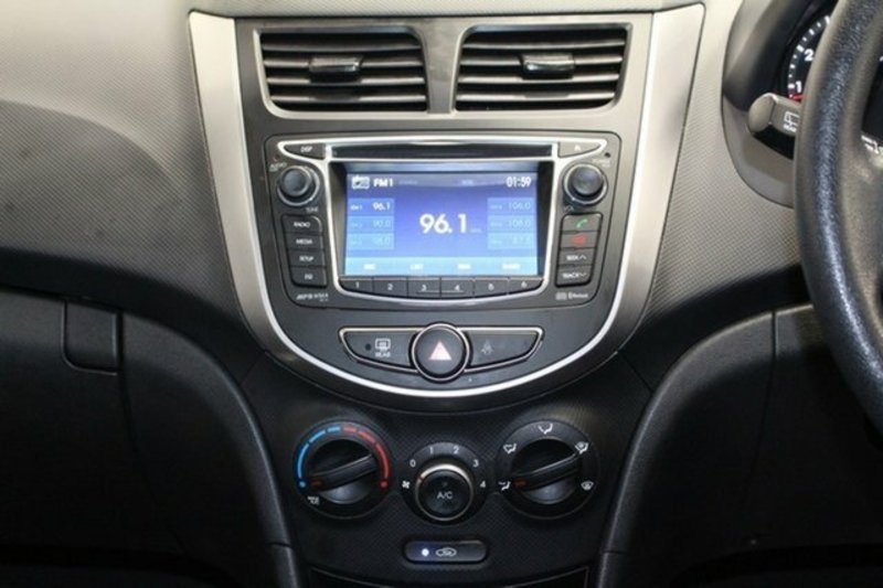 2015 HYUNDAI ACCENT ACTIVE RB2