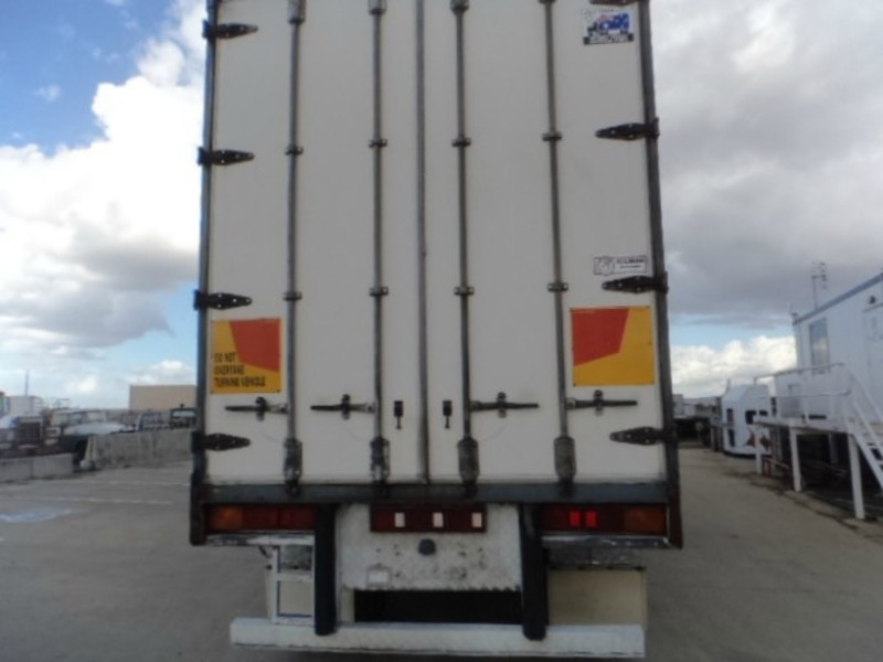 1996 Lucar Refrigerated Van Semi Trailer