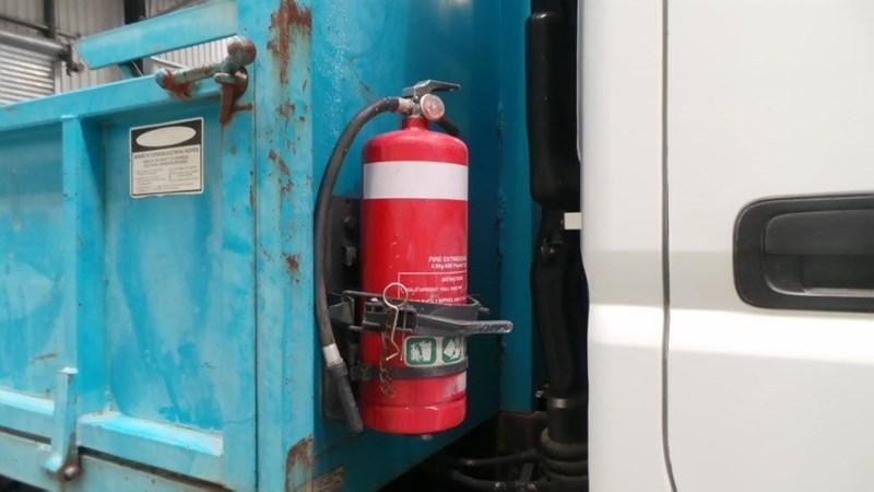 2006 FUSO CANTER