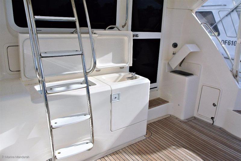 Riviera 42 Flybridge *** OUTSTANDING CONDITION ***$459,000***