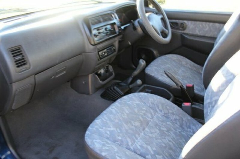 2001 MITSUBISHI TRITON GLX Club Cab MK