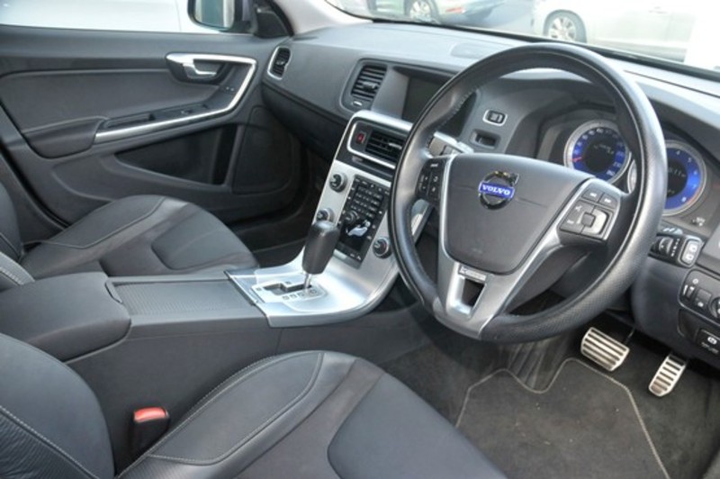 2011 VOLVO V60 T5 R-DESIGN (No Series)