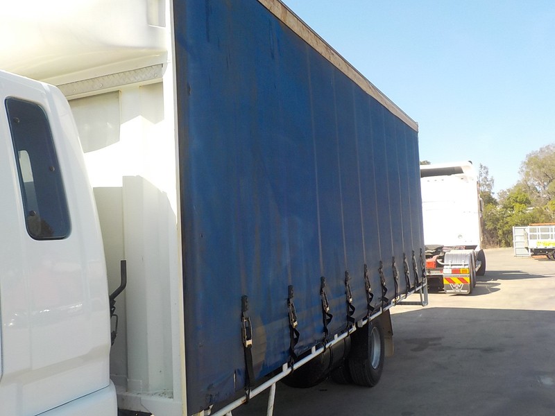 2006 MITSUBISHI FK617 Fuso FK617 Truck