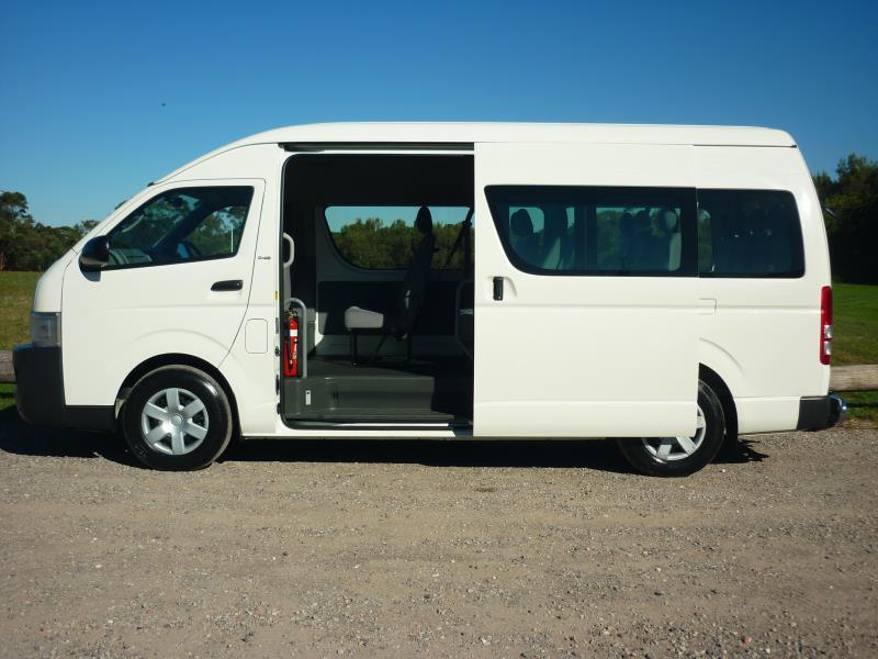 2011 TOYOTA HIACE COMMUTER TRH223R MY11