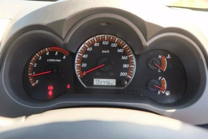 2012 TOYOTA HILUX SR5 (4x4) KUN26R MY12