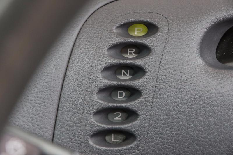 2001 TOYOTA TARAGO