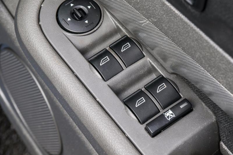 2005 FORD FOCUS LS