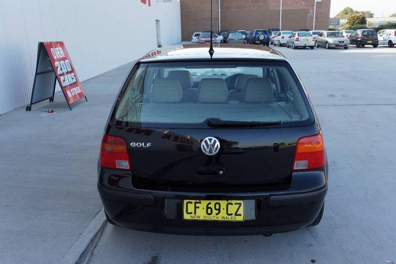 2002 VOLKSWAGEN GOLF GL