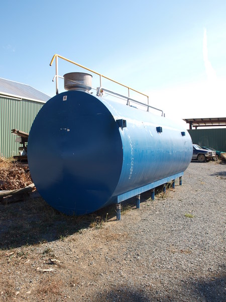 INSULATED STAINLESS STEEL TANK
